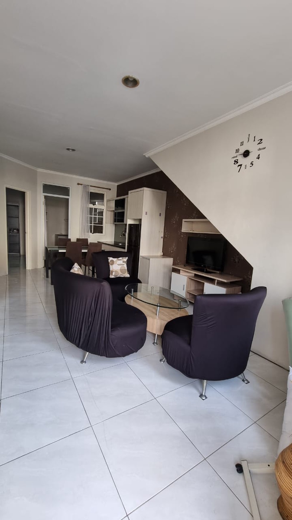 Disewakan Townhouse Taman Paris 3 - Lippo Karawaci Tangerang