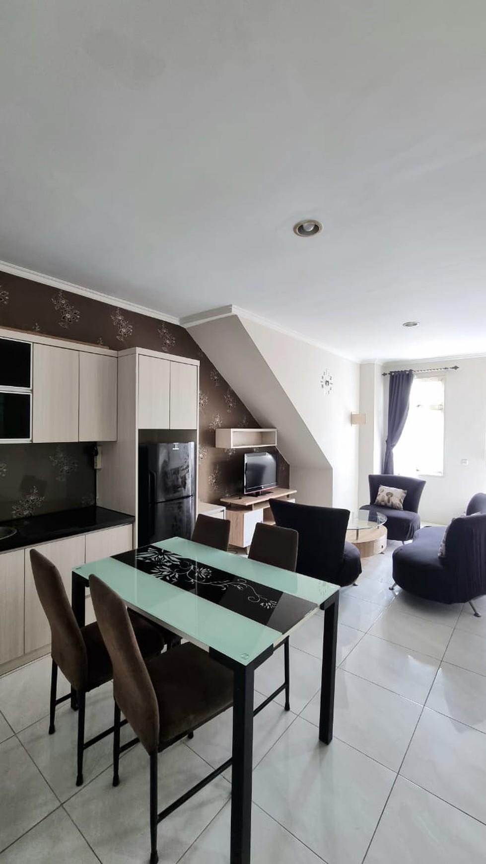 Disewakan Townhouse Taman Paris 3 - Lippo Karawaci Tangerang