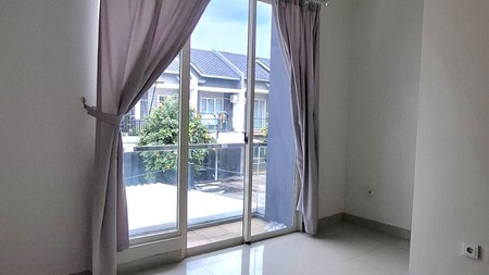 Rumah,lokasi ok, jalan lebar,bagus di BSD