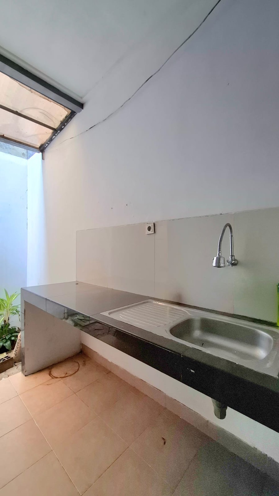 Rumah,lokasi ok, jalan lebar,bagus di BSD