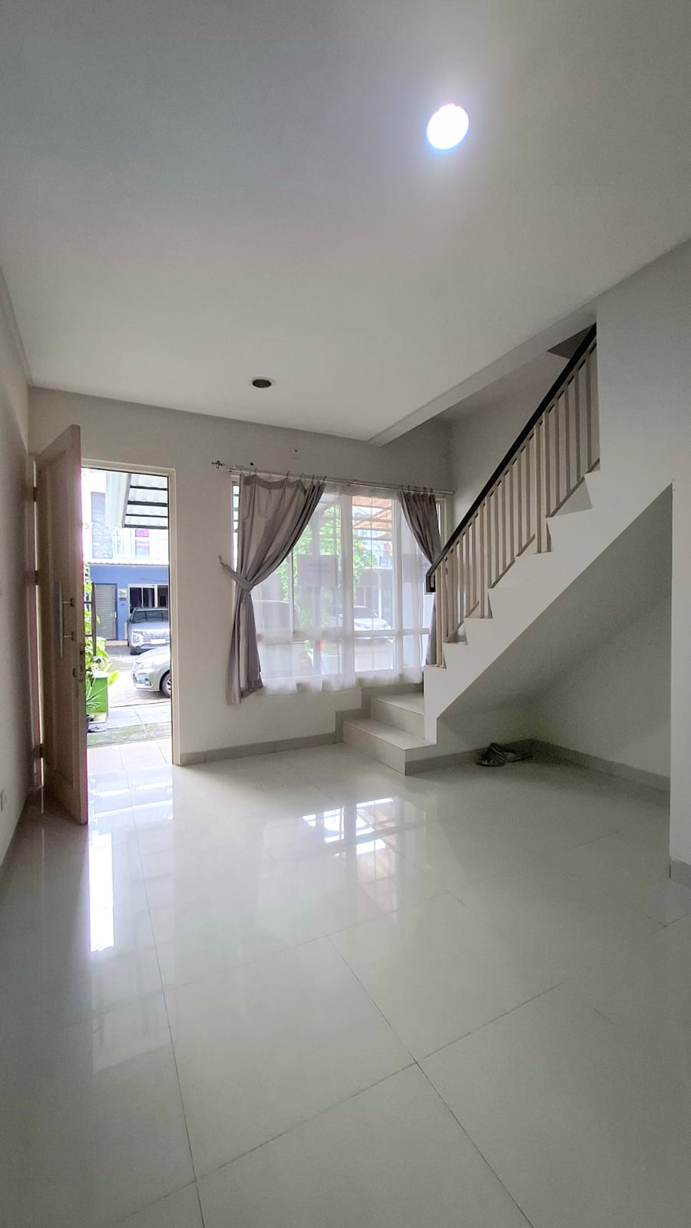 Rumah,lokasi ok, jalan lebar,bagus di BSD