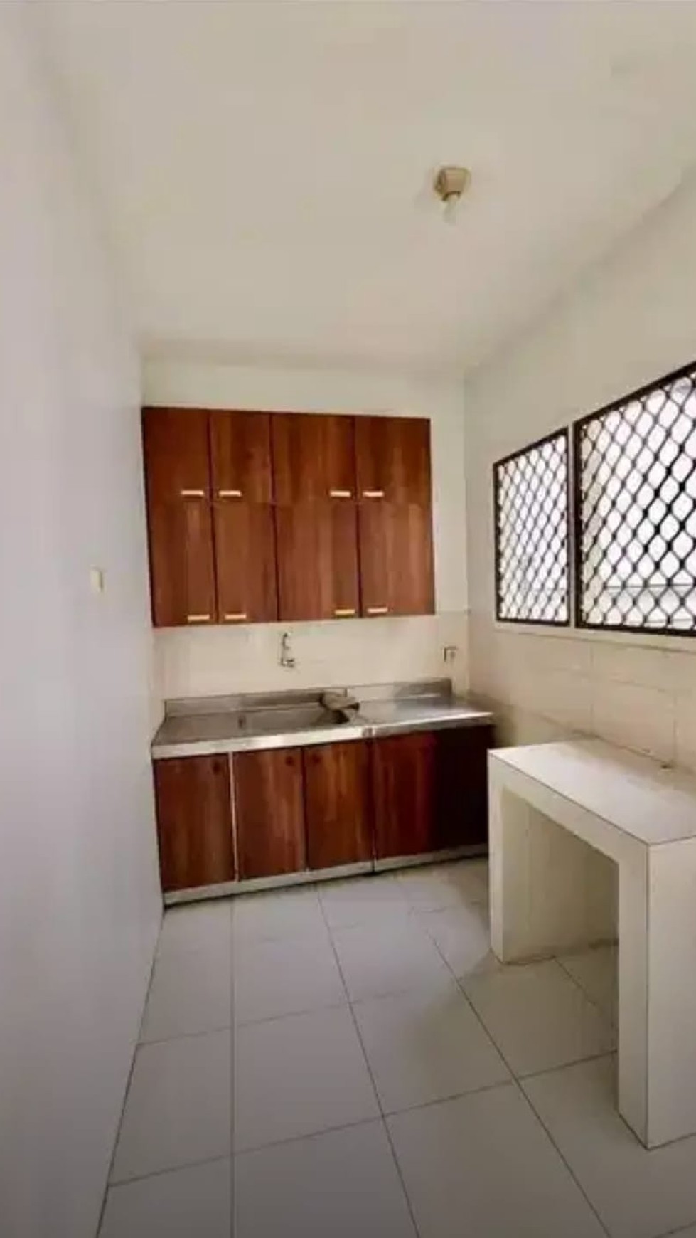 Rumah Bagus ,dalam ruangan rapi di Bintaro Jaya 9