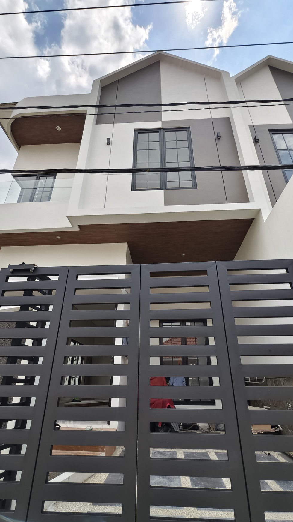 Dijual Rumah Modern di Rungkut Mapan, Surabaya