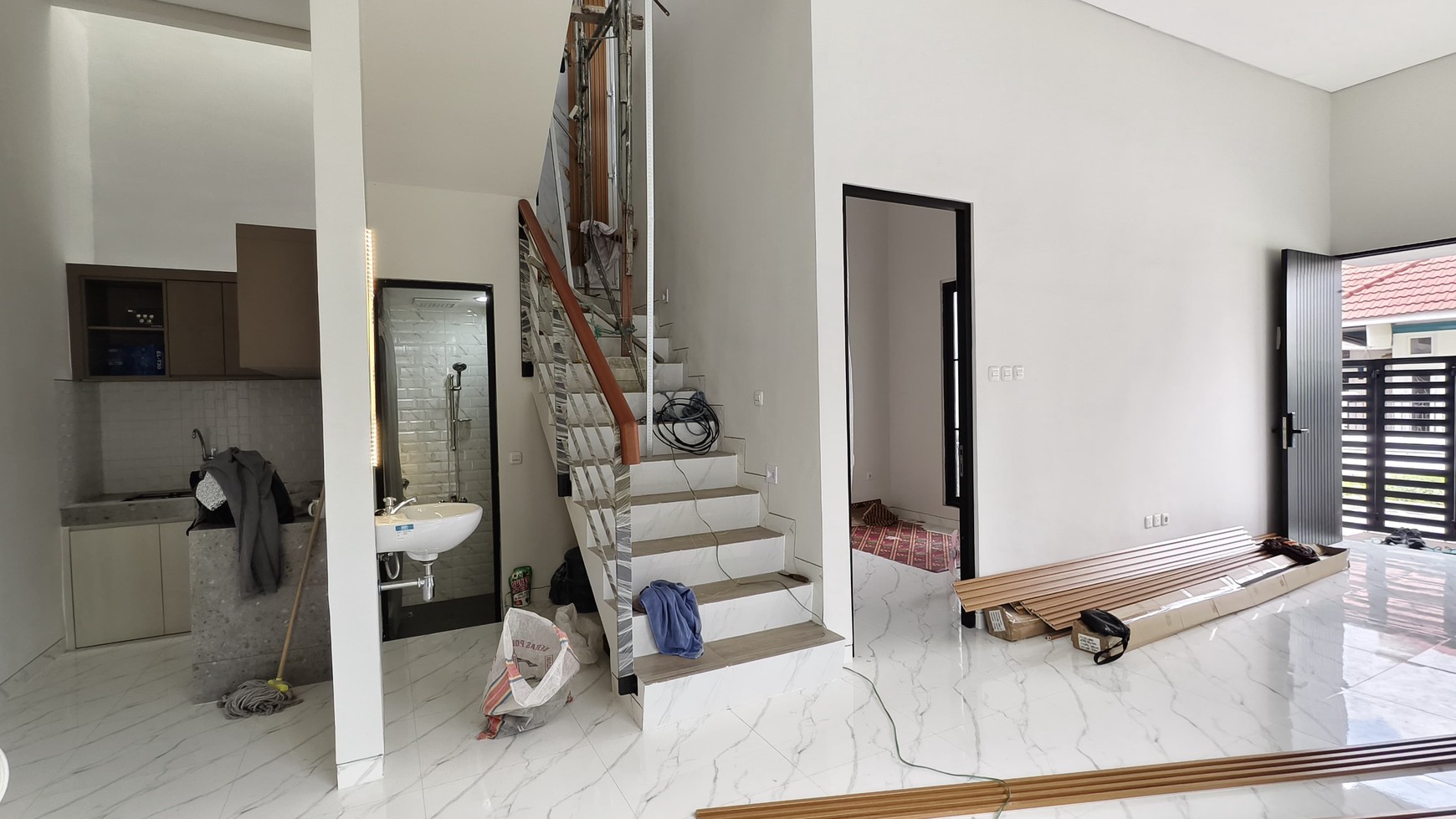 Dijual Rumah Modern di Rungkut Mapan, Surabaya