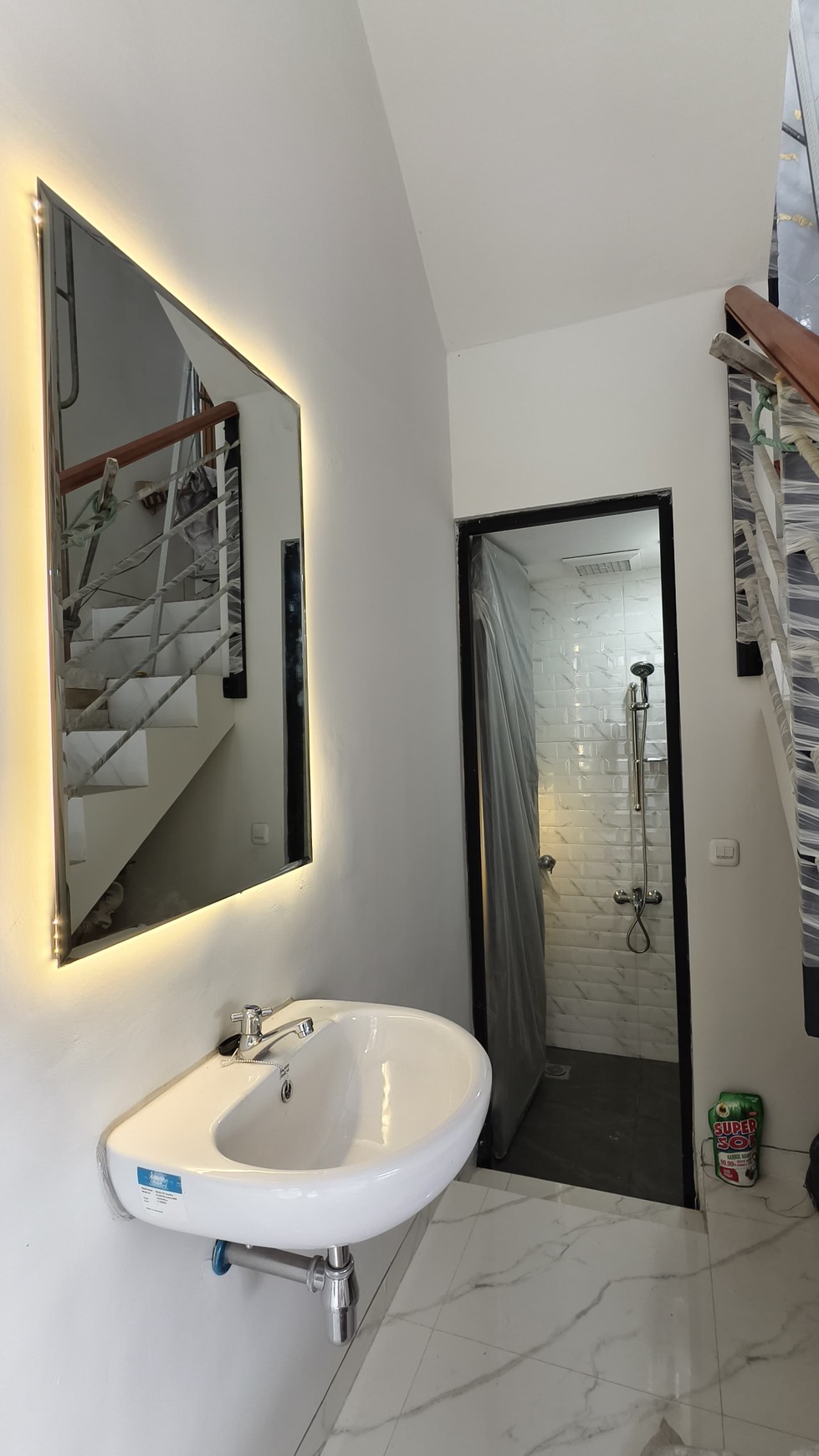 Dijual Rumah Modern di Rungkut Mapan, Surabaya