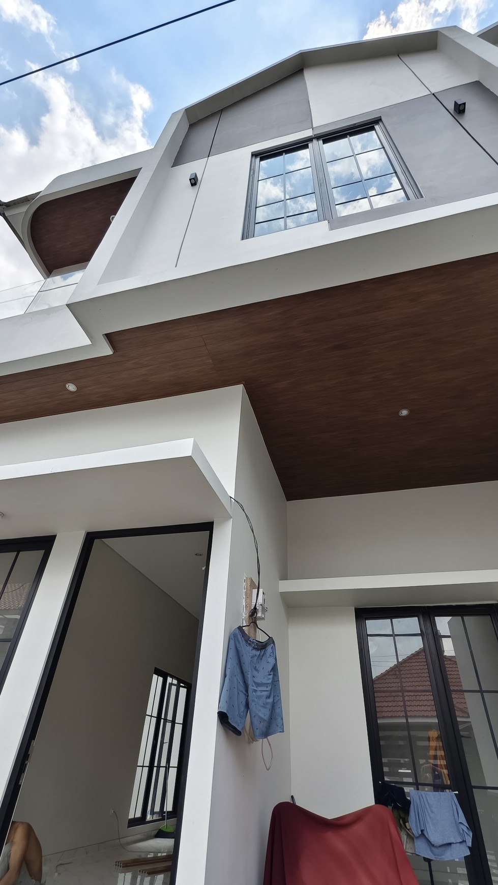 Dijual Rumah Modern di Rungkut Mapan, Surabaya