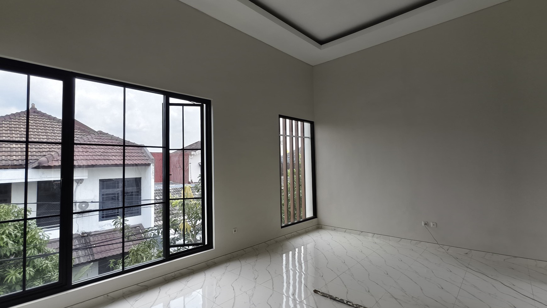 Rumah Modern di Rungkut Mapan Tengah Surabaya Timur