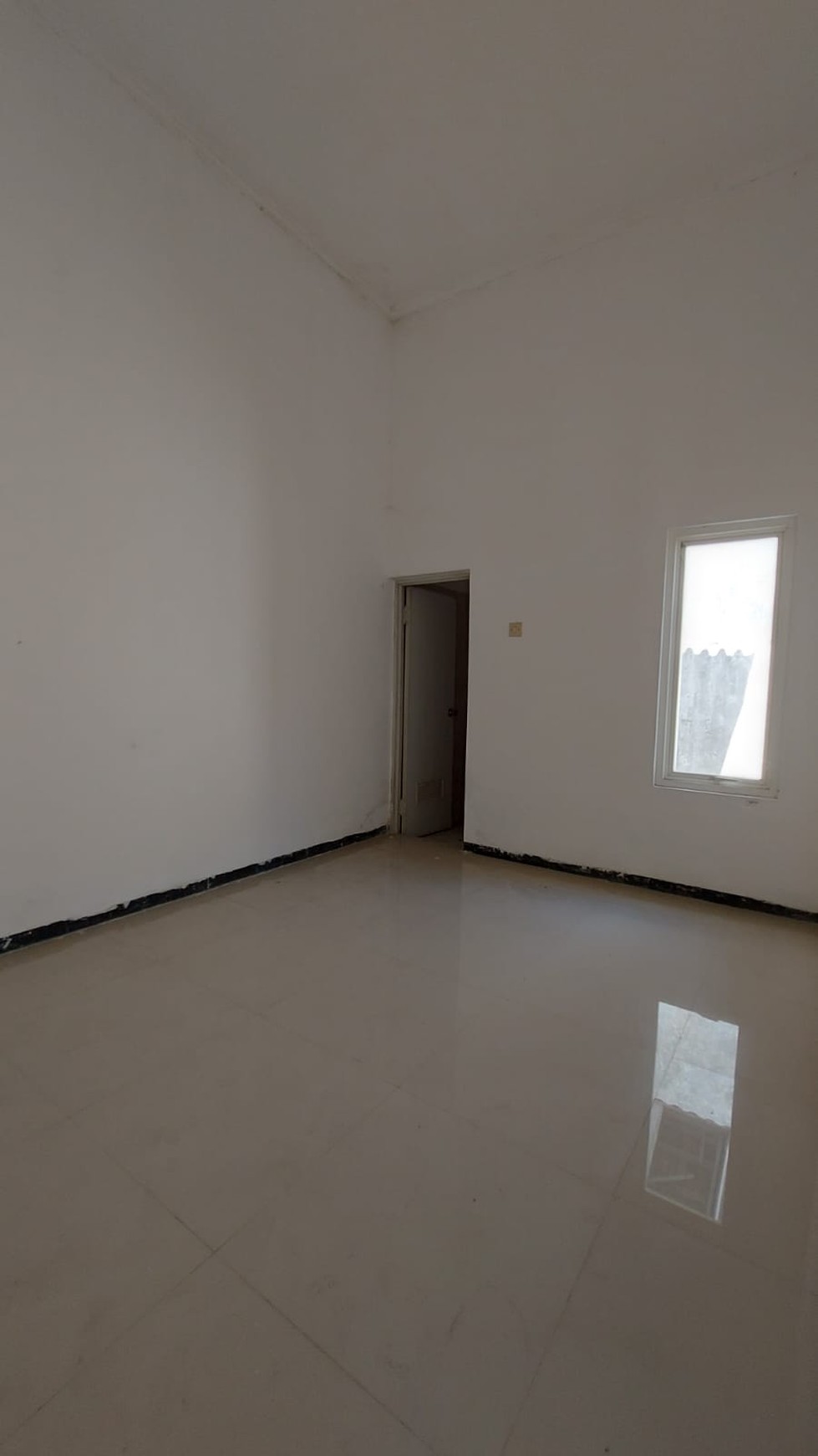 Rumah di Gunung Anyar Emas Surabaya Timur, Siap Huni, Tanah Luas