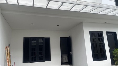 Dijual Rumah Town House di Lebak Bulus