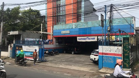 Ruang Usaha di Jalan Raya Pasar Minggu Jakarta Selatan