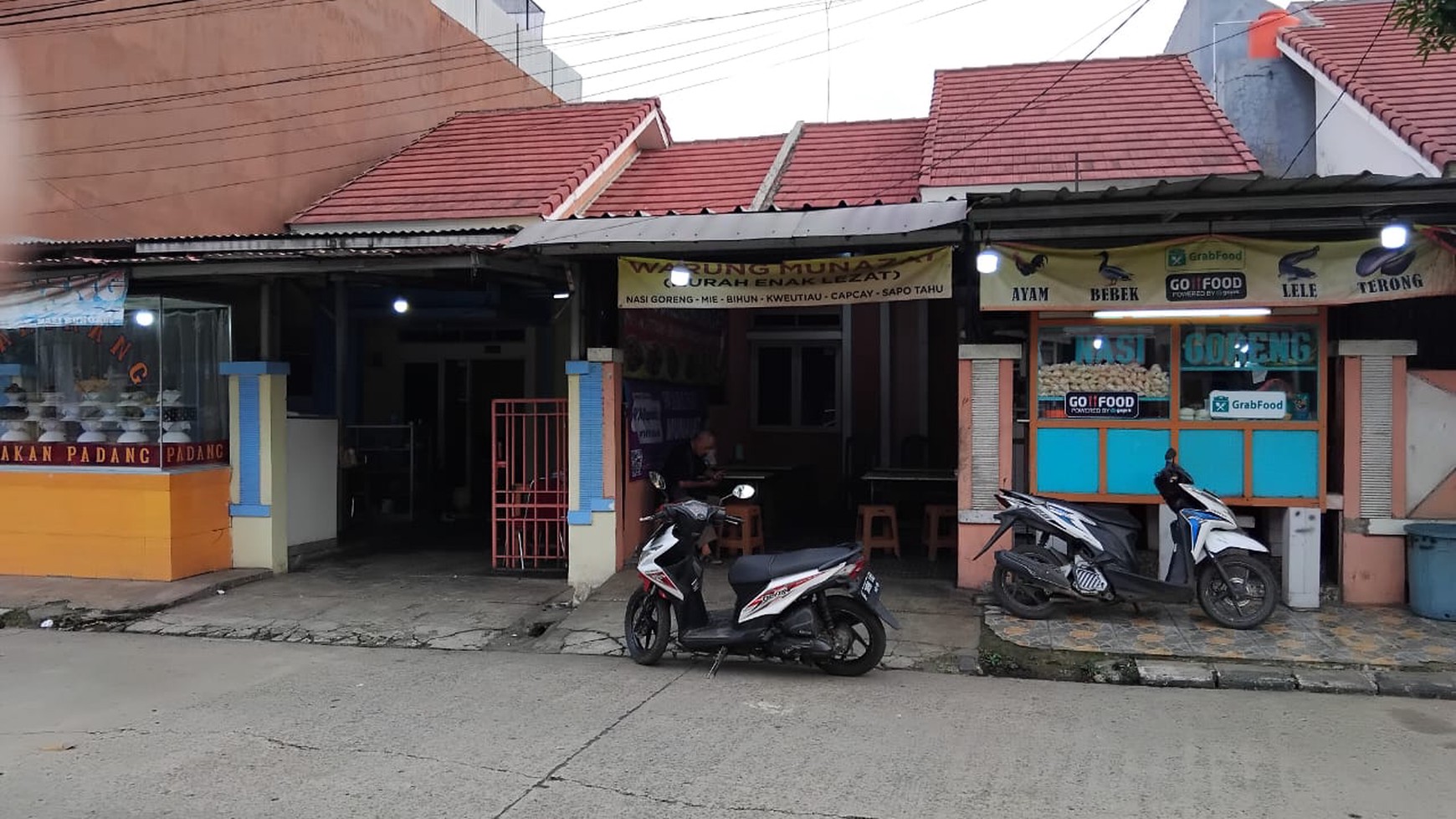 Rumah di boulevard Grand Nusa Indah Cileungsi bisa usaha juga harga nego