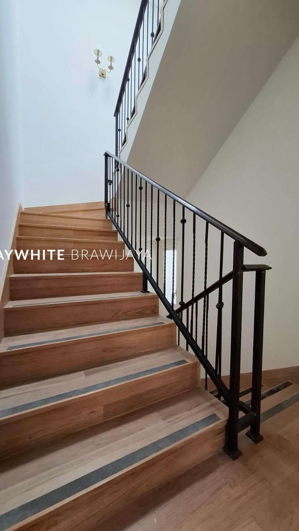 Rumah Classic Siap Huni Area Kebayoran Baru