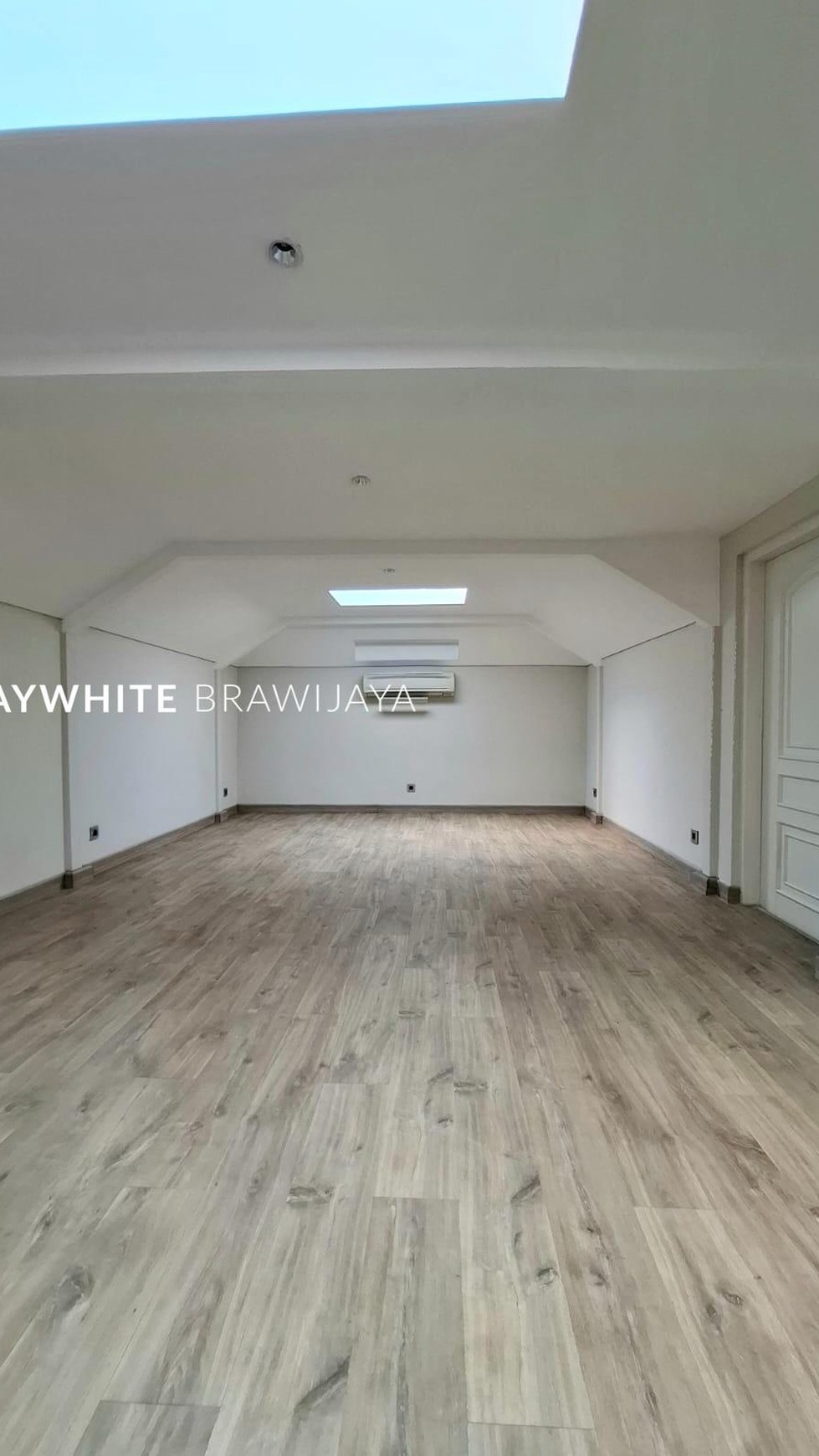 Rumah Classic Siap Huni Area Kebayoran Baru