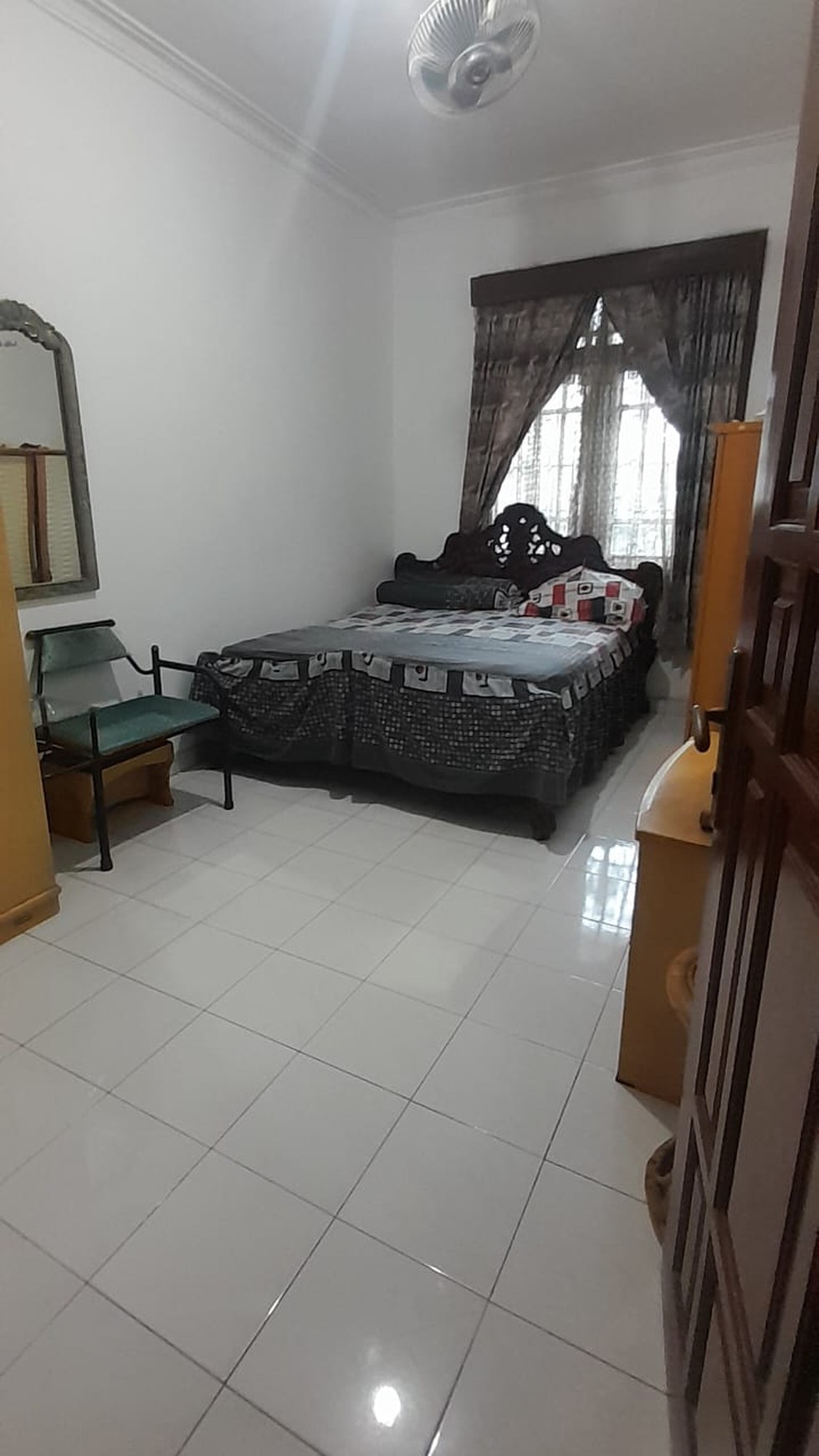 Rumah Mewah Hoek Siap Huni Komplek Kranggan Permai Bekasi