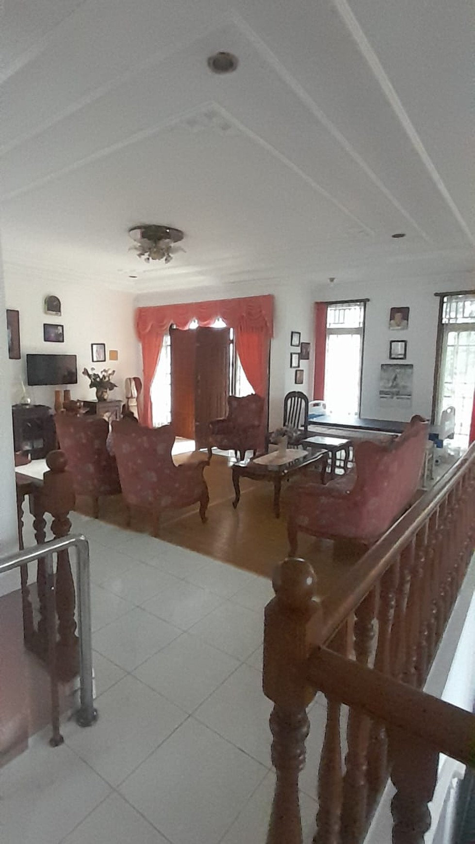 Rumah Mewah Hoek Siap Huni Komplek Kranggan Permai Bekasi