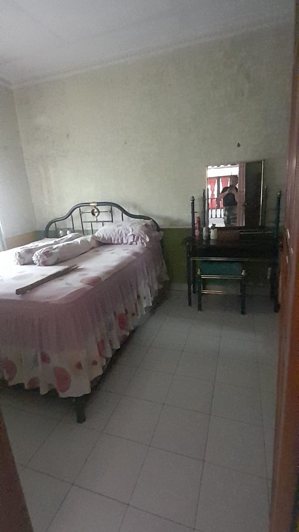 Rumah Mewah Hoek Siap Huni Komplek Kranggan Permai Bekasi