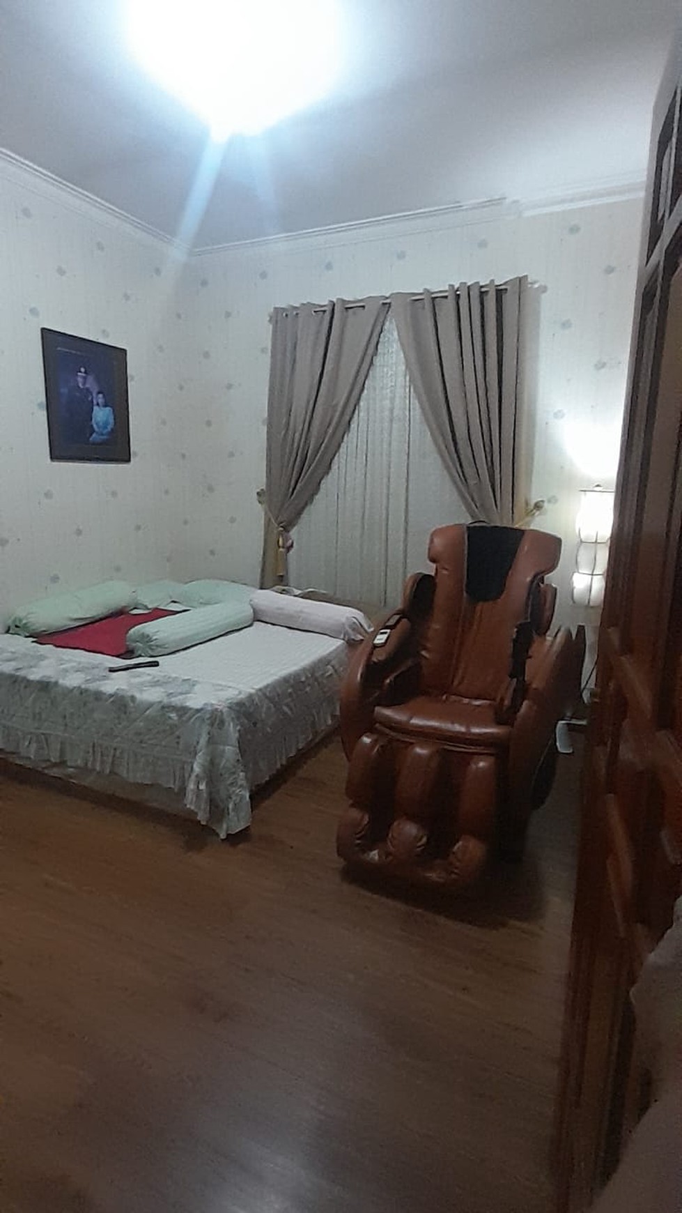 Rumah Mewah Hoek Siap Huni Komplek Kranggan Permai Bekasi