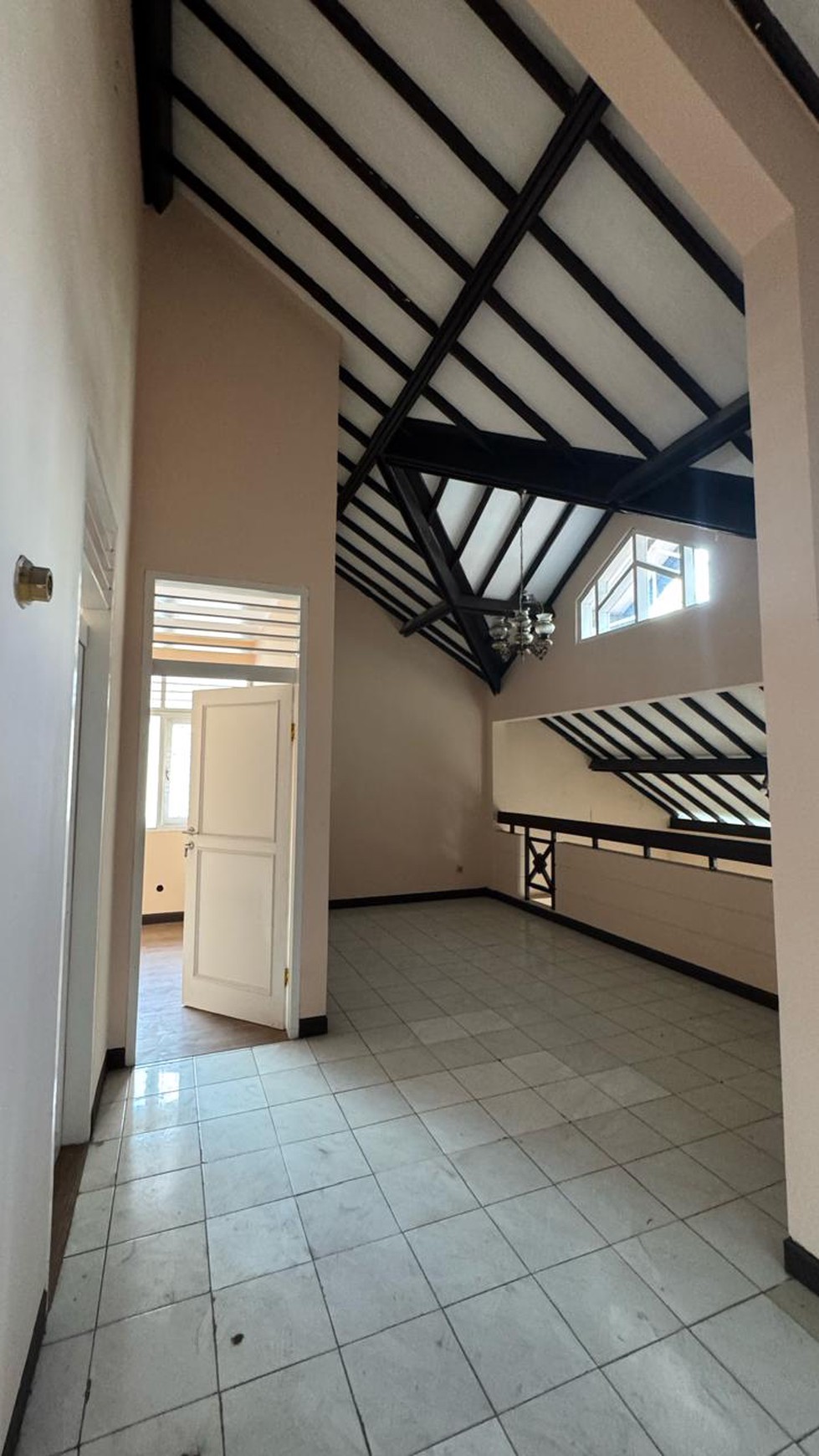 RUMAH DIJUAL JL KERINCI KEBAYORAN BARU JAKARTA SELATAN