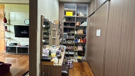 Rumah Megah Modern Siap Huni dan Hunian Nyaman @Sektor 9, Bintaro.