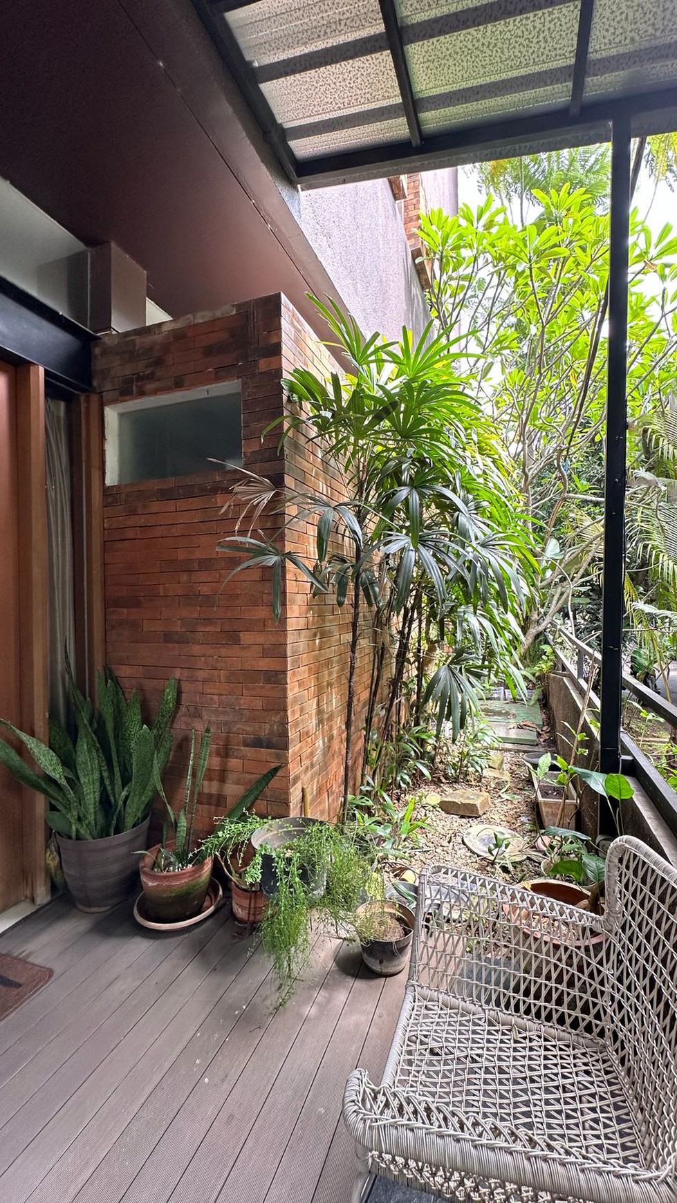Rumah Megah Modern Siap Huni dan Hunian Nyaman @Sektor 9, Bintaro.
