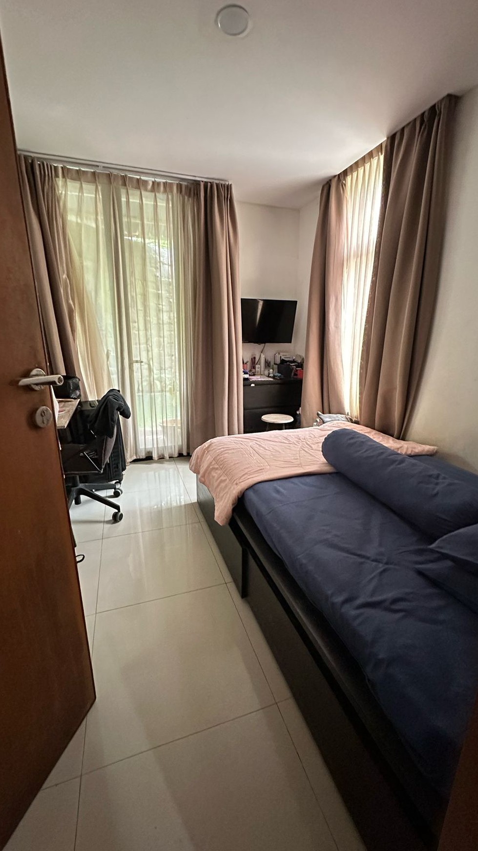 Rumah Megah Modern Siap Huni dan Hunian Nyaman @Sektor 9, Bintaro.