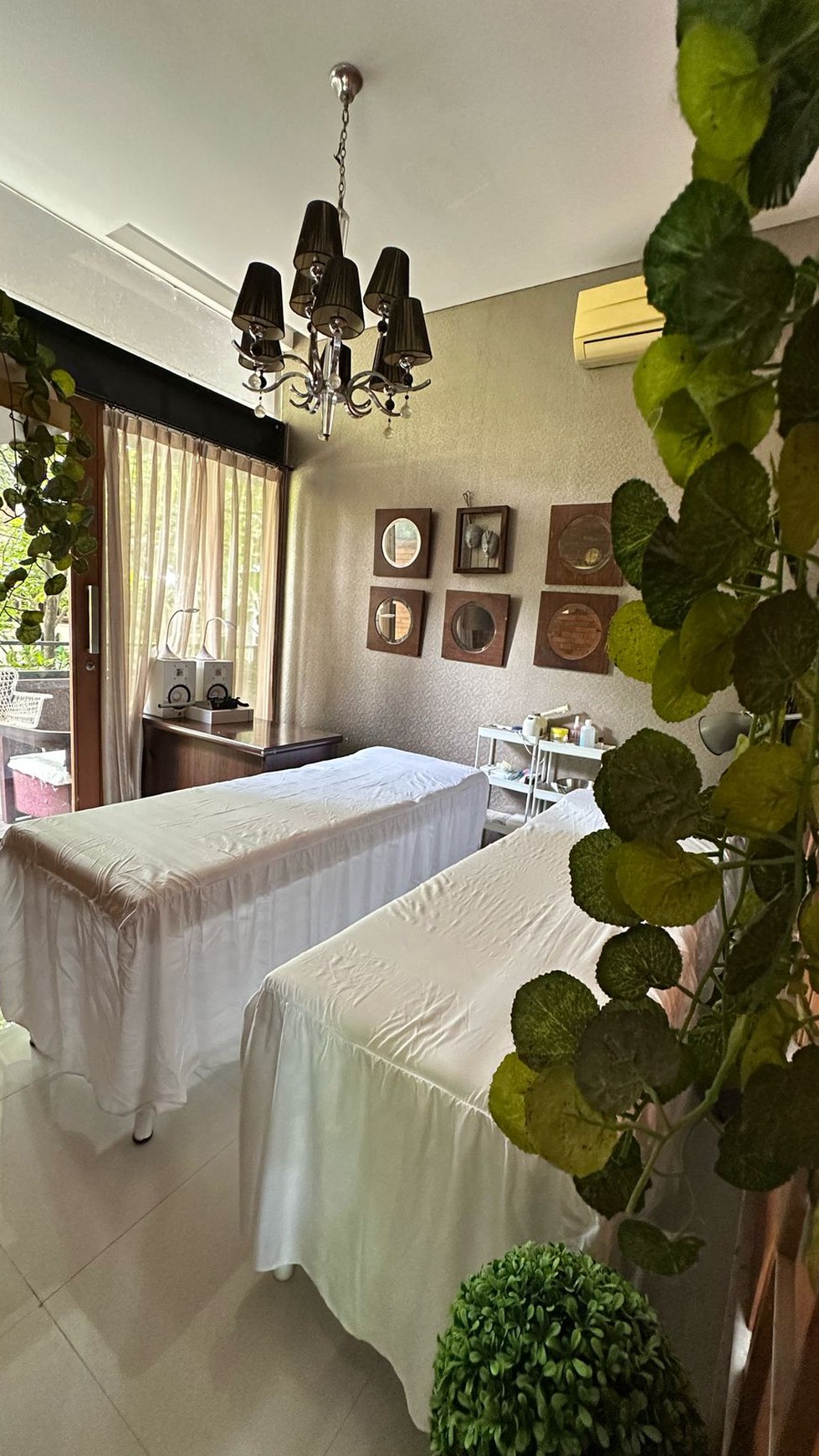 Rumah Megah Modern Siap Huni dan Hunian Nyaman @Sektor 9, Bintaro.