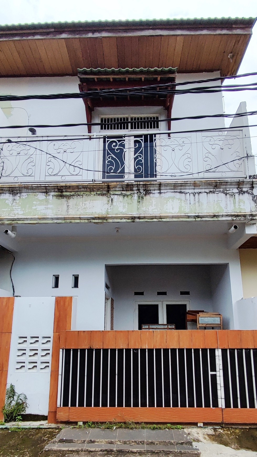 Termurah. Rumah 2 lantai di Serua Permai, Ciputat