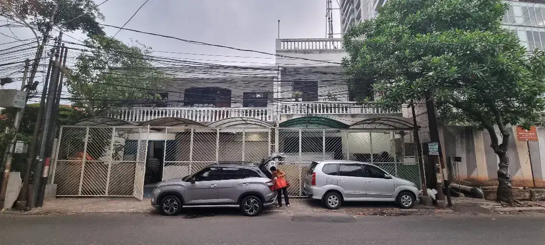 Flash Sale. Rumah pinggir jln Kuningan Kasablanka, Jakarta Selatan