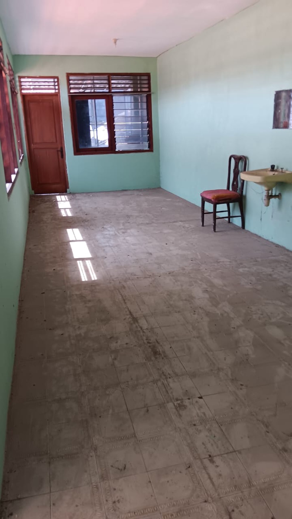 Rumah Asri Siap Huni di Jati Rahayu - Lokasi Strategis, Nyaman, dan Aman!