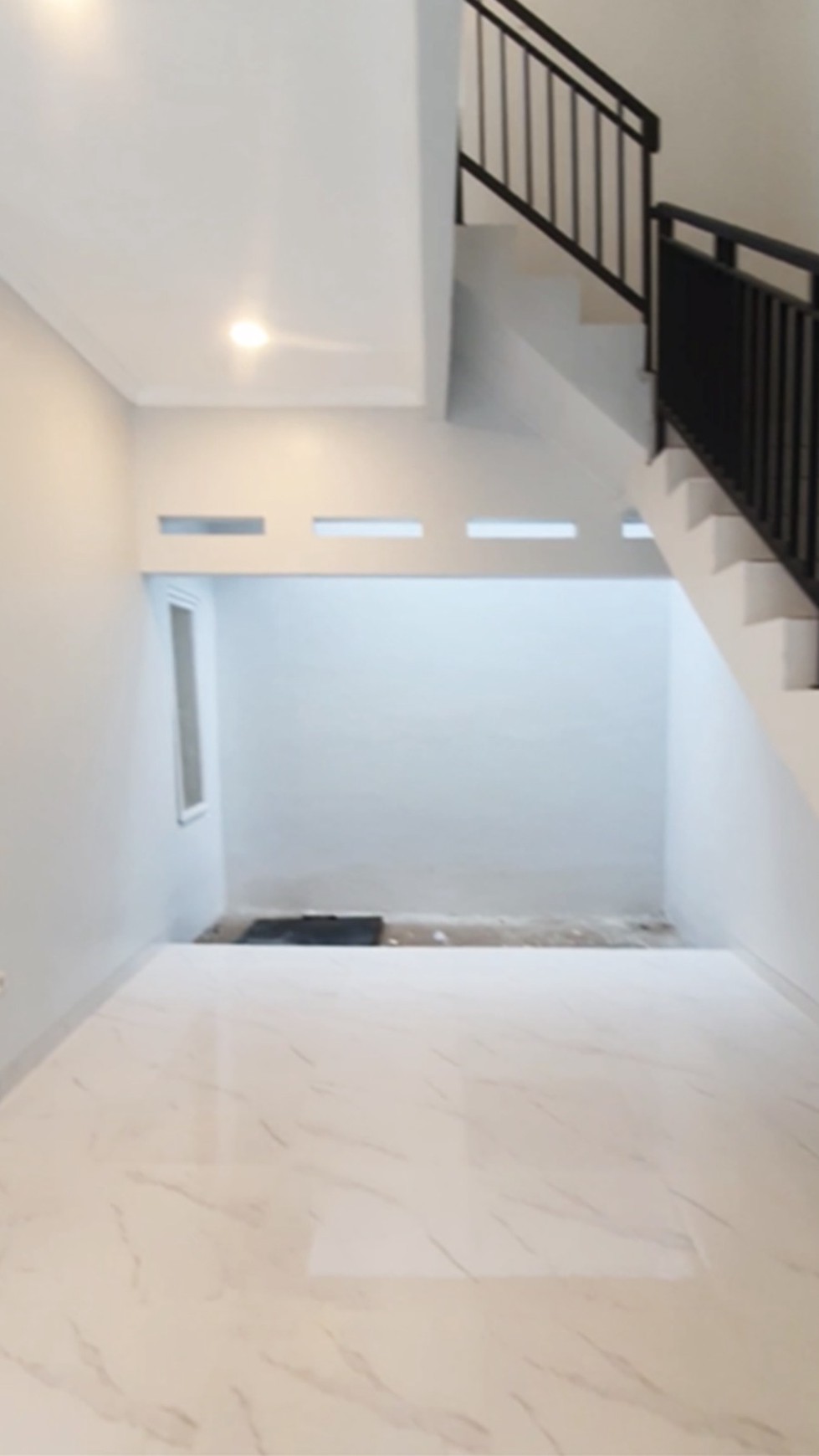 Flash Sale. Rumah bagus D'Alikha Residence, Ciledug