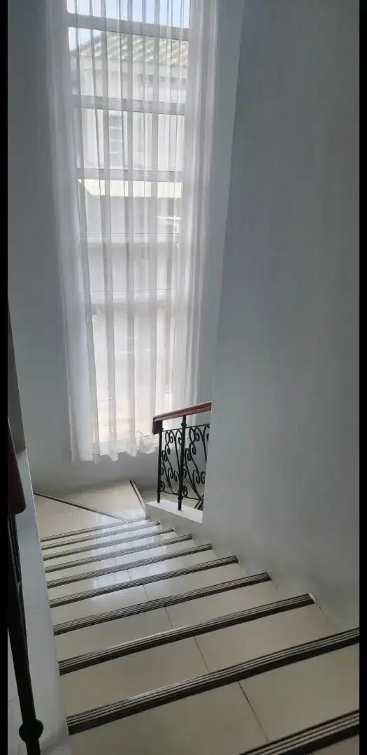Jarang Ada. Rumah Mewah Cluster Alicante, Gading Serpong