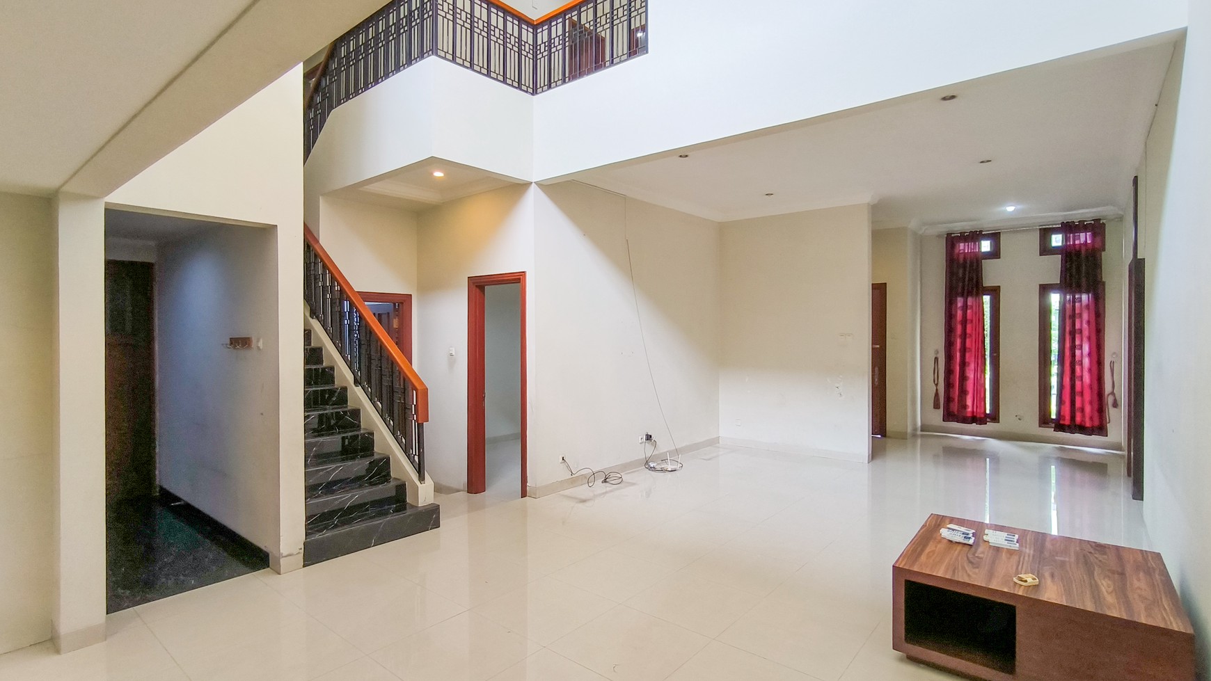 Rumah Bagus Dengan Kolam Renang Di Menteng Residence Bintaro