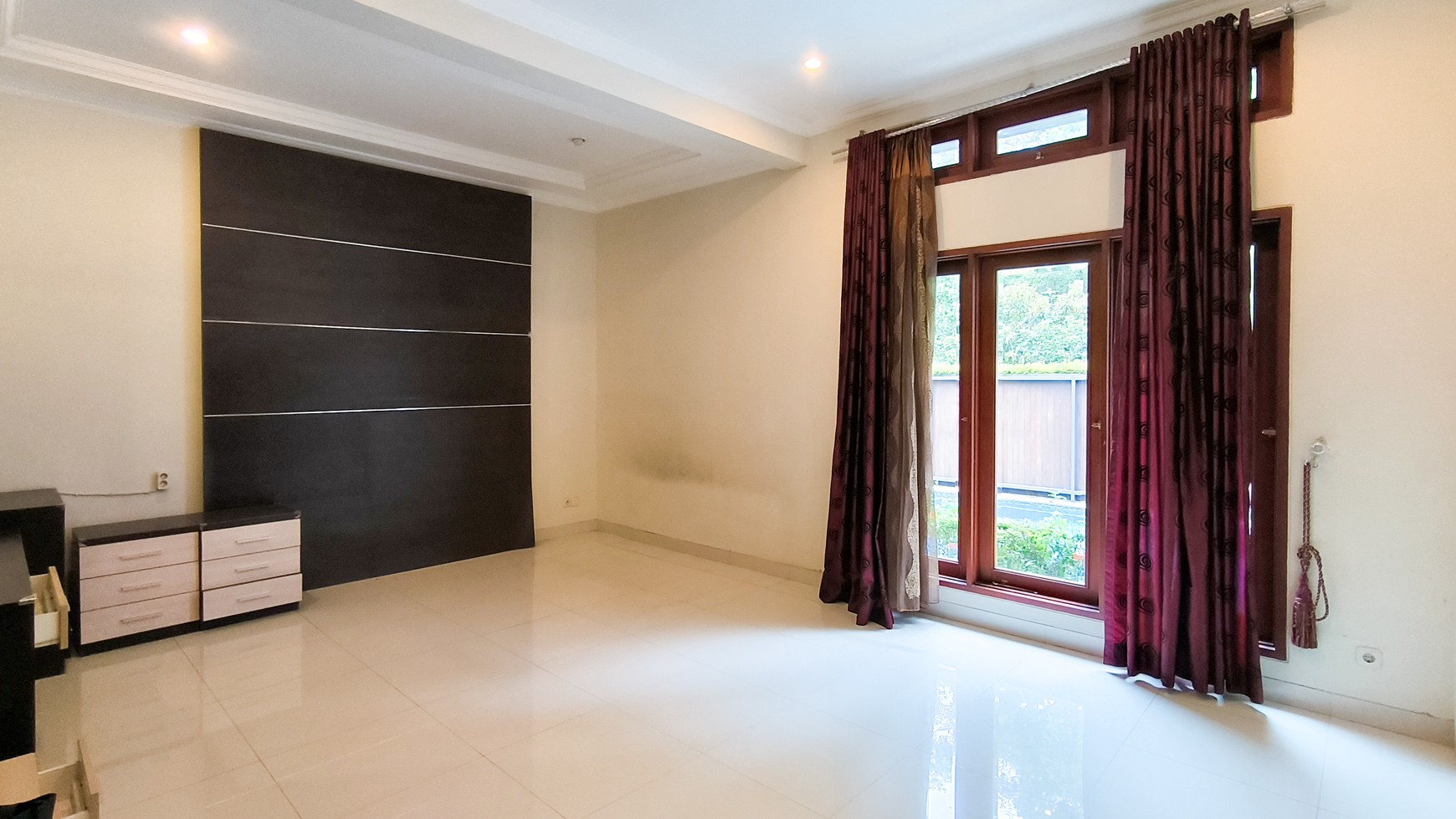 Rumah Bagus Dengan Kolam Renang Di Menteng Residence Bintaro