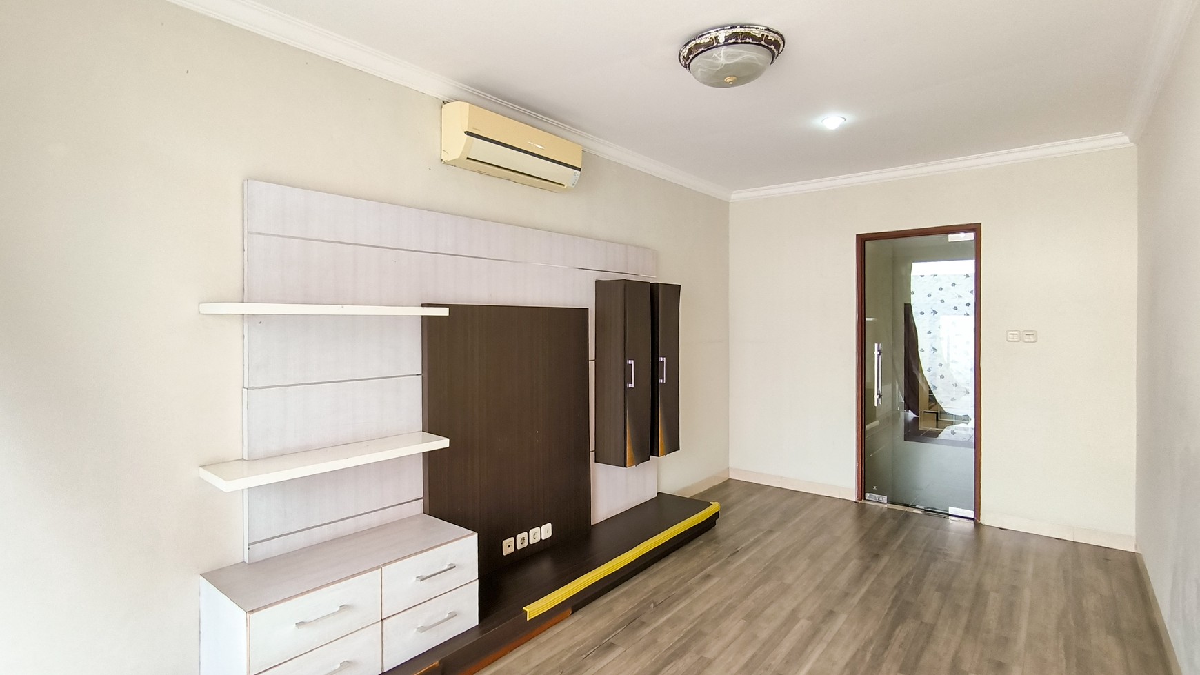Rumah Bagus Dengan Kolam Renang Di Menteng Residence Bintaro