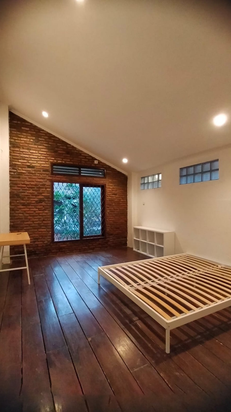 Rumah Lokasi Strategis di Pinggir Jalan Raya @Pondok Labu Cilandak