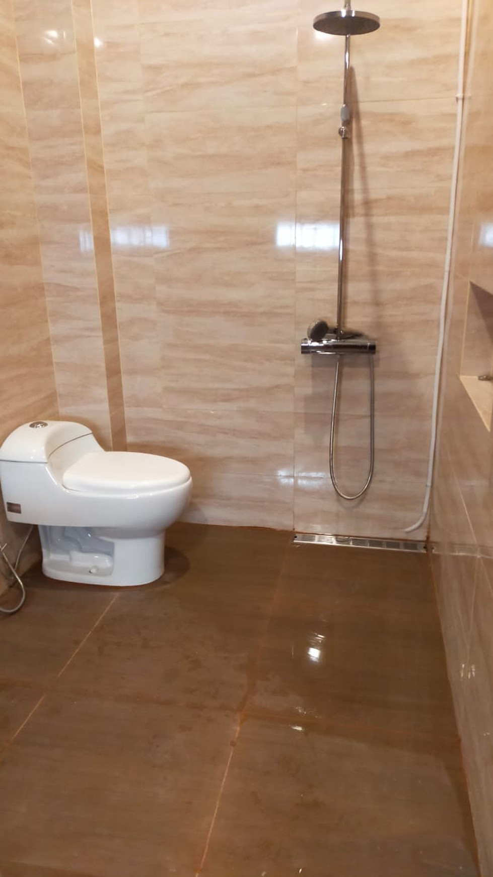 Rumah Lokasi Strategis di Pinggir Jalan Raya @Pondok Labu Cilandak