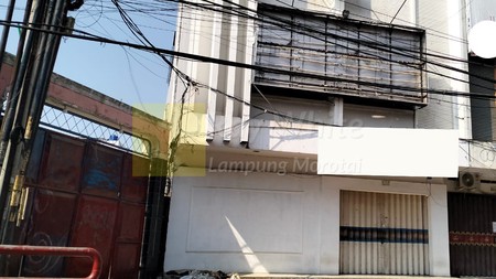 Disewakan Ruko 3 Lantai 2 Pintu