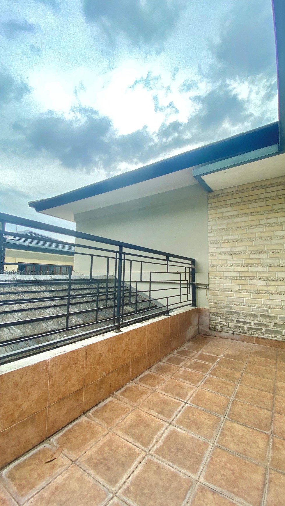 Rumah Lux Hoek Siap Huni di Menteng Bintaro