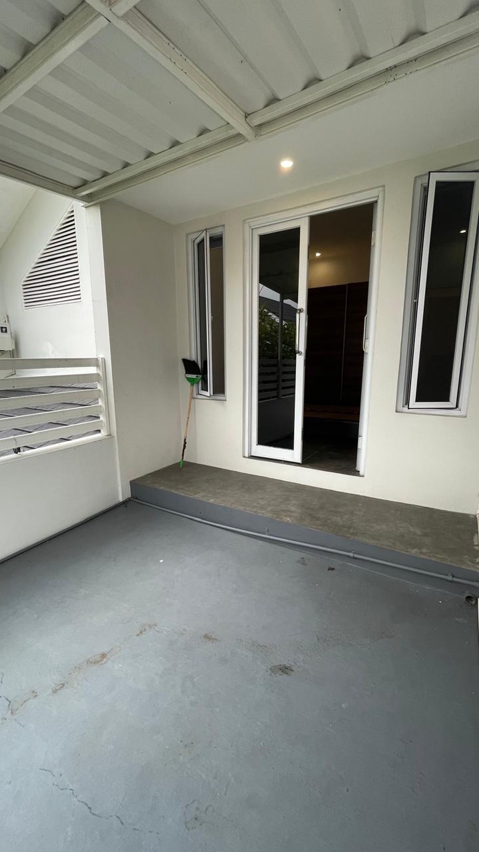 Rumah Cantik 2 Lantai dengan Desain Mewah dan Strategis @Bintaro Sektro 5