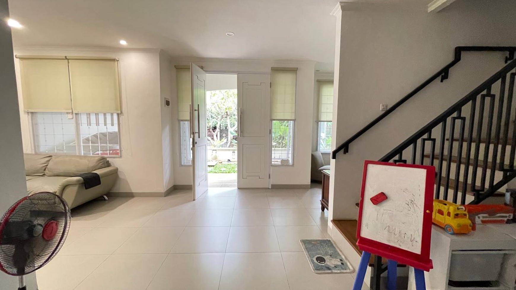 Rumah Cantik 2 Lantai dengan Desain Mewah dan Strategis @Bintaro Sektro 5