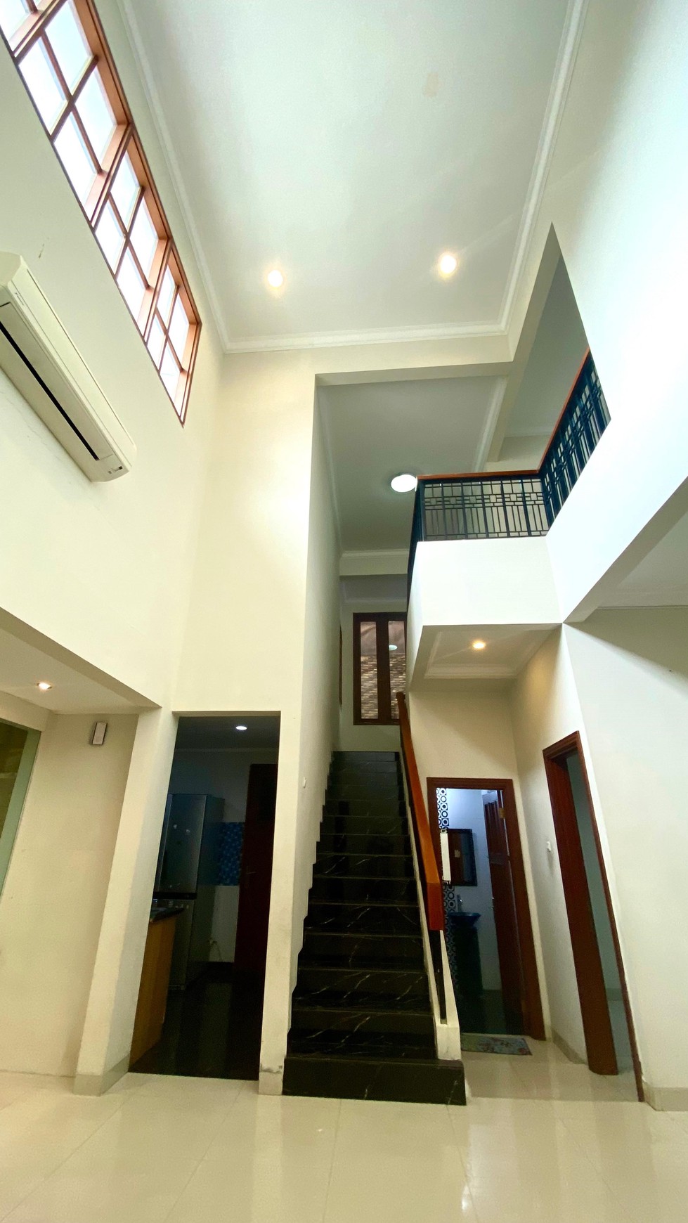 Rumah Lux Hoek Siap Huni di Menteng Bintaro