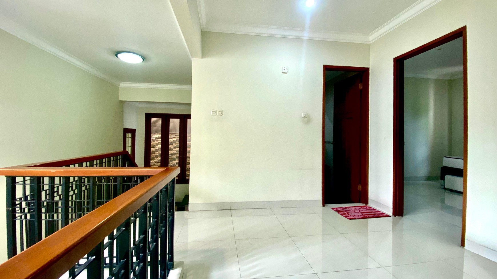Rumah Lux Hoek Siap Huni di Menteng Bintaro