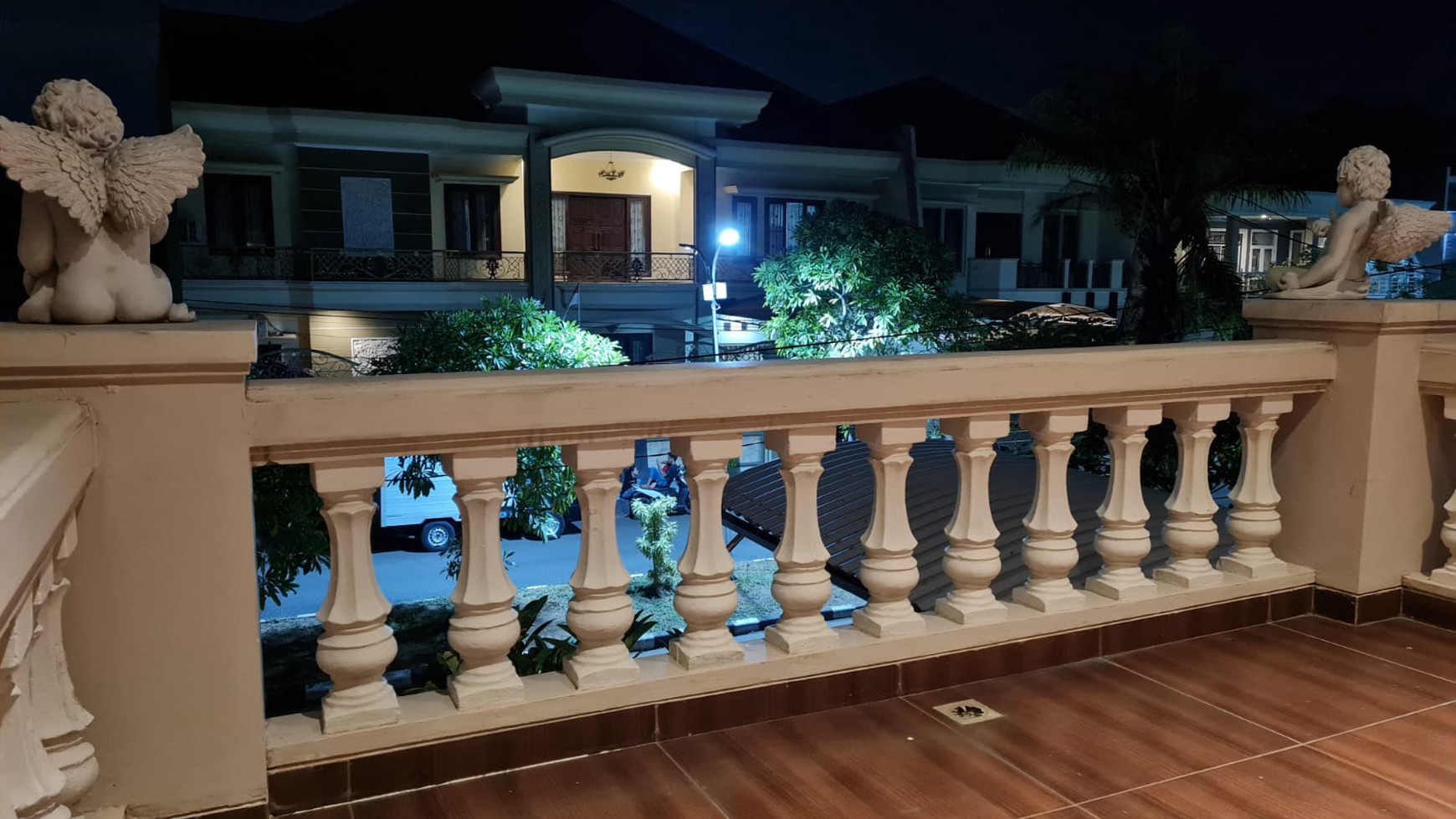 Dijual Rumah Klasik di Pantai Mentari, Surabaya