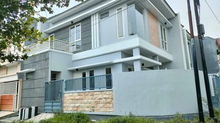 Di JUAL RUMAH BARU HOOK MODERN 2 lantai SUTOREJO timur, Surabaya