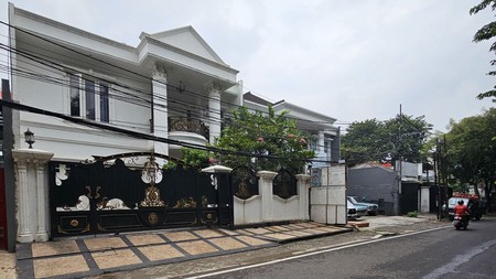 Rumah Mewah Modern Classic 2 Lantai Di Tebet Barat, Hanya 5 Menit Ke Jl. Dr. Supomo