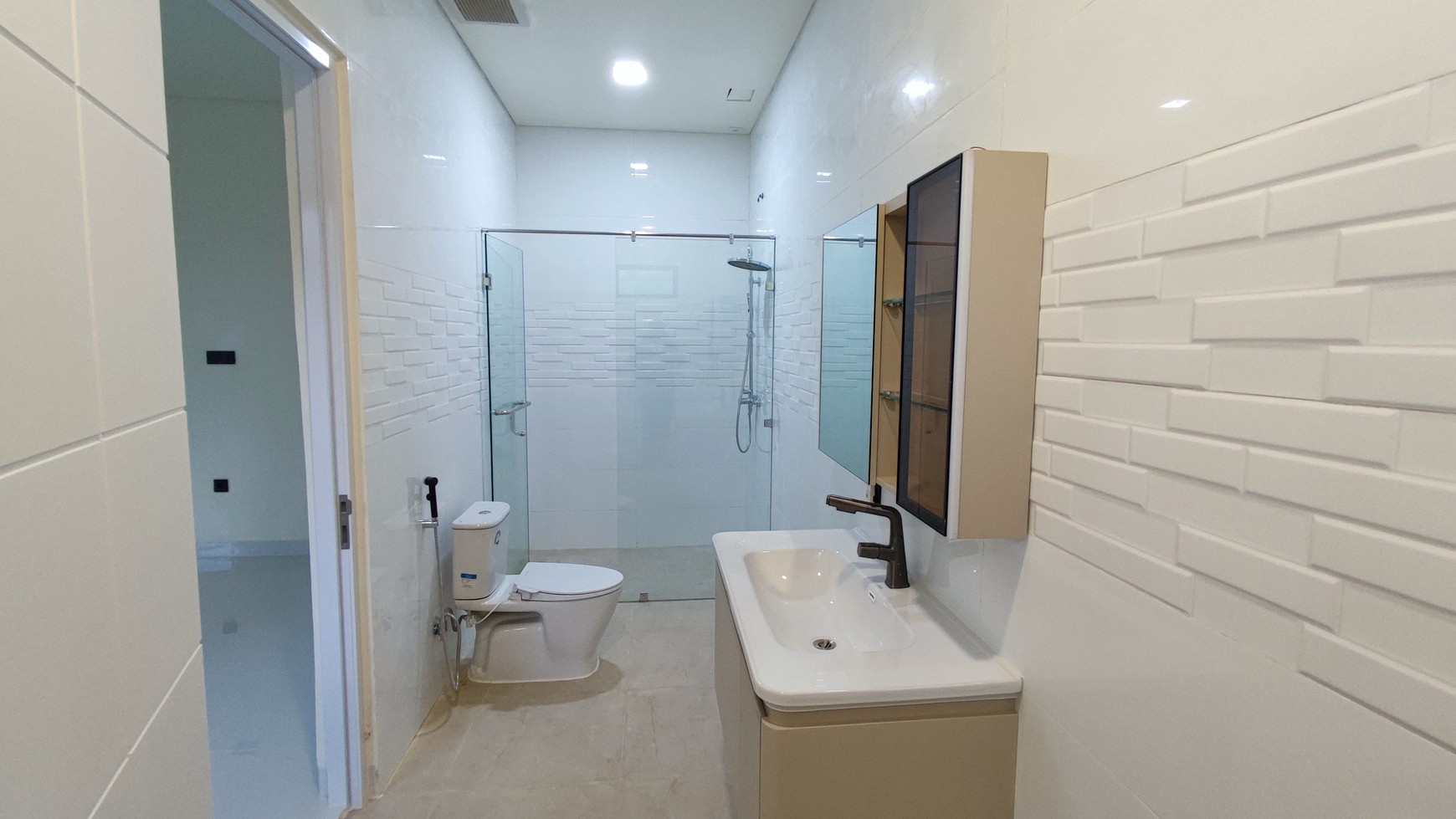 Jarang Ada. Rumah Mewah bangunan mandiri Eminent Prestigia, BSD