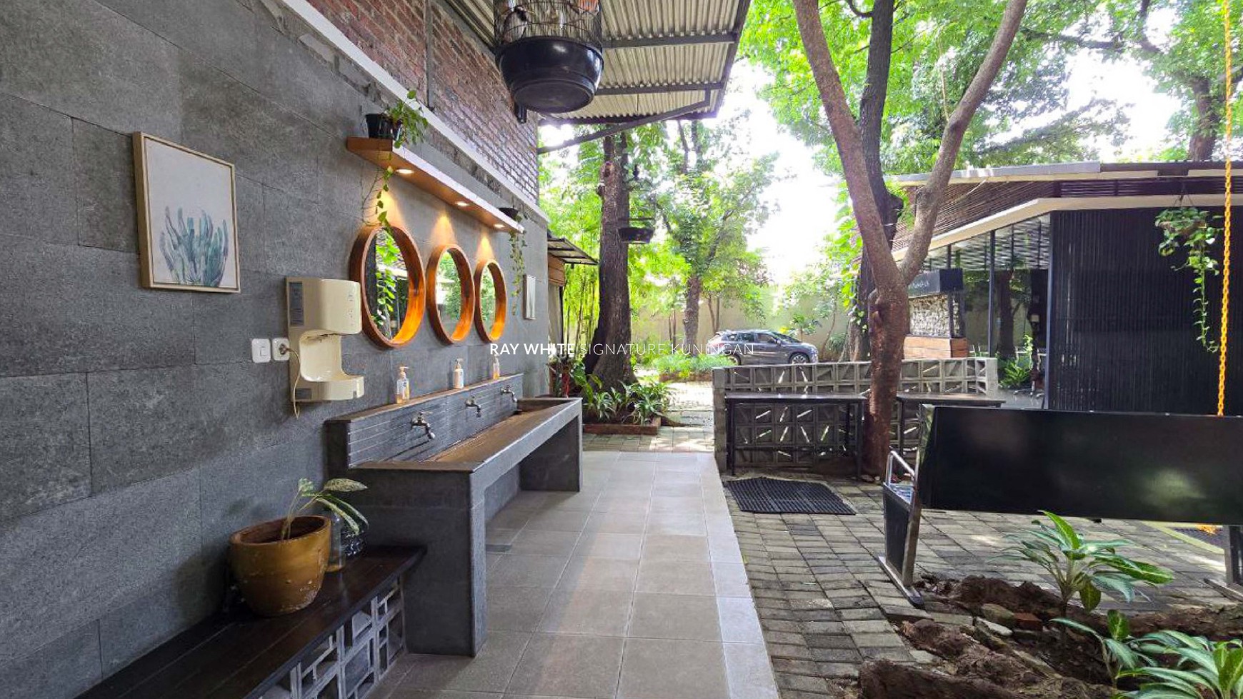 Rumah Hitung Tanah Area Cipete