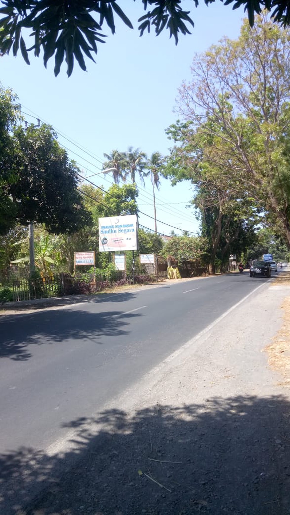 Huge potential for this warehouse/land for sale direct access on the Singaraja main road