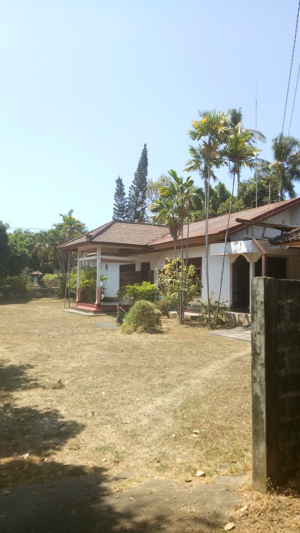 Huge potential for this warehouse/land for sale direct access on the Singaraja main road