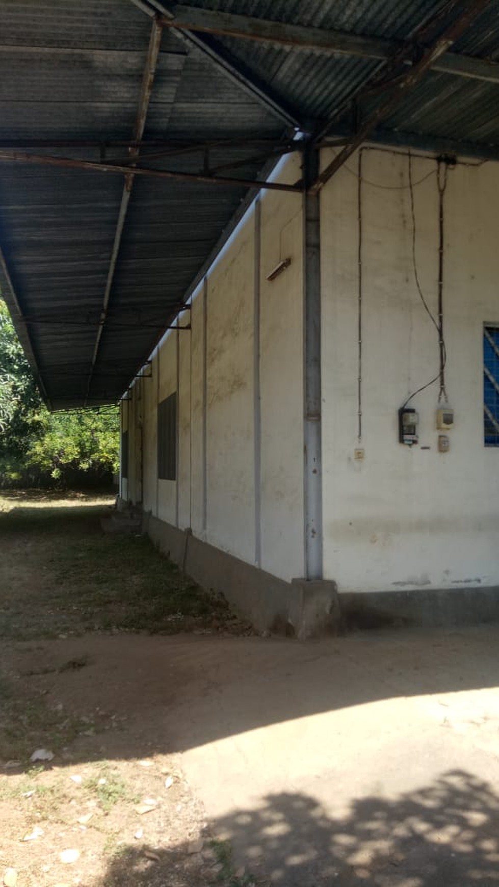 Huge potential for this warehouse/land for sale direct access on the Singaraja main road